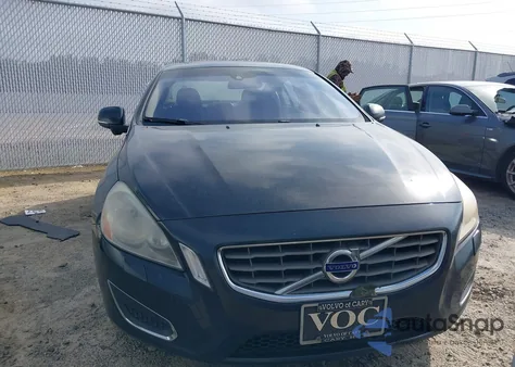 2013 Volvo S60 T5/T5 Platinum/T5 Premier/T5 Premier Plus from USA, damaged, VIN YV1612FS1D2187023